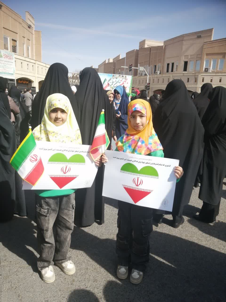 حضور نوآموزان در صحنه انقلاب و پیروزی